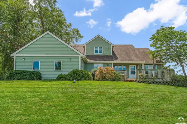 995 E 1549 RD, Lawrence, KS 66046