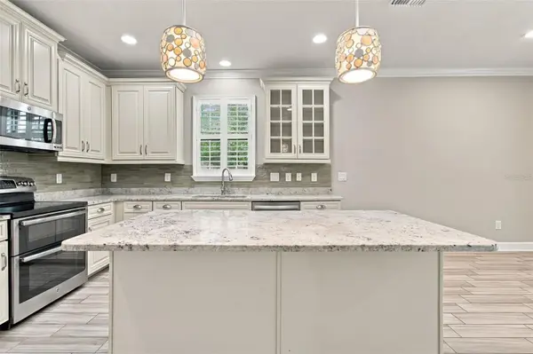 8021 WHITETAIL DEER WAY, Tampa, FL 33635