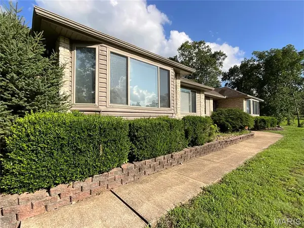 7584 Private Road 2453, West Plains, MO 65775