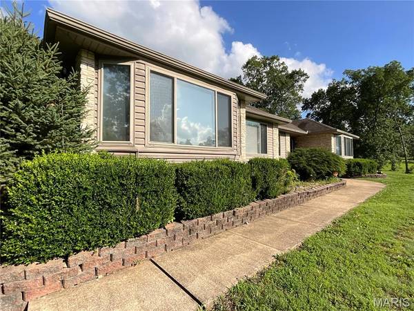 7584 Private Road 2453, West Plains, MO 65775