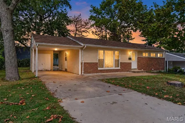 1229 Olivette DR, St Louis, MO 63132