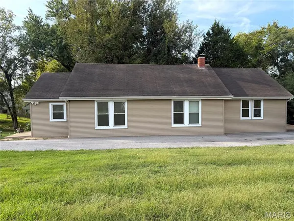 9806 W Main ST, Belleville, IL 62223