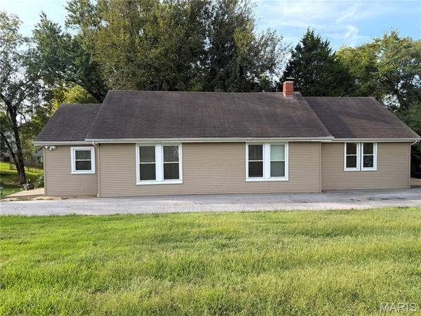 9806 W Main ST, Belleville, IL 62223
