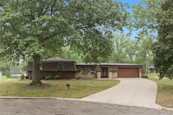 2007 Main DR, Highland, IL 62249