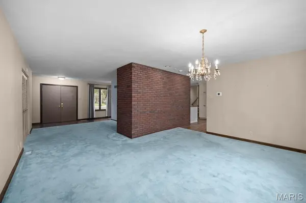 2007 Main DR, Highland, IL 62249