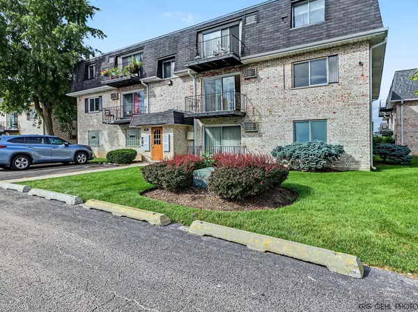1319 N Baldwin CT #2B, Palatine, IL 60074