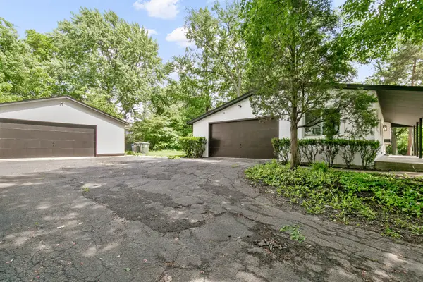 617 S Busse RD, Mount Prospect, IL 60056