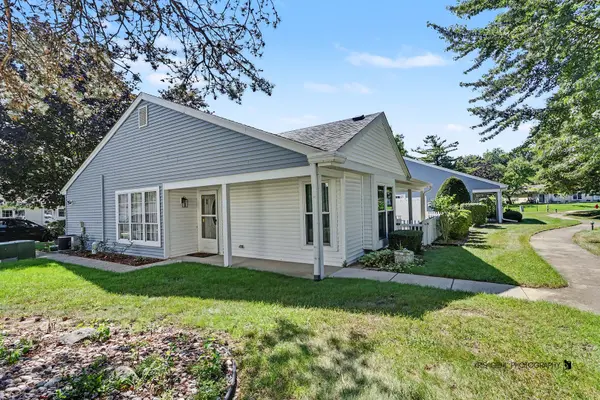 7203 Blair LN #314, Fox Lake, IL 60020