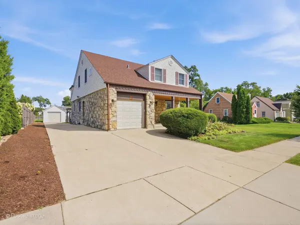 471 N Larch AVE, Elmhurst, IL 60126