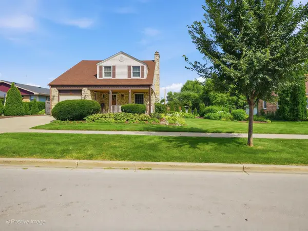 471 N Larch AVE, Elmhurst, IL 60126