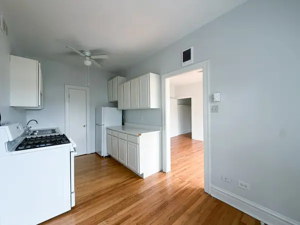 3449 N Elaine PL #404, Chicago, IL 60657
