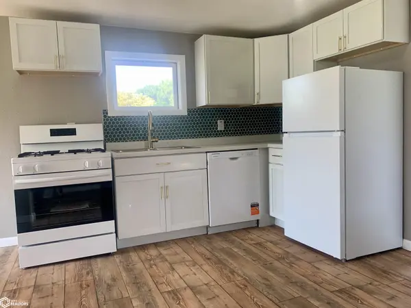 2115 Racine AVE, Burlington, IA 52601