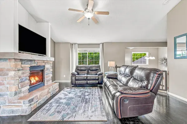 1655 10th AVE SE, Cambridge, MN 55008