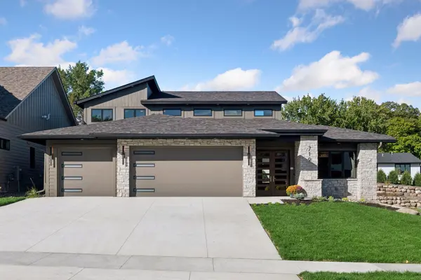 719 Ensconced WAY, Chaska, MN 55318