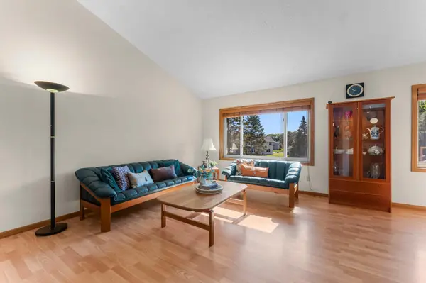 1013 Rushmore DR, Burnsville, MN 55306