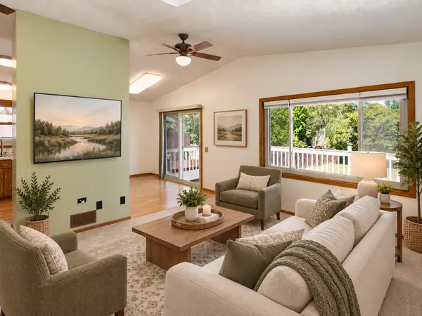 10015 Upper 205th ST W, Lakeville, MN 55044