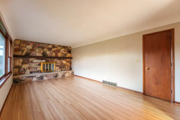 327 Pine ST, Vermillion, MN 55085