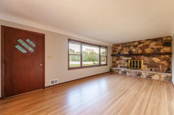 327 Pine ST, Vermillion, MN 55085