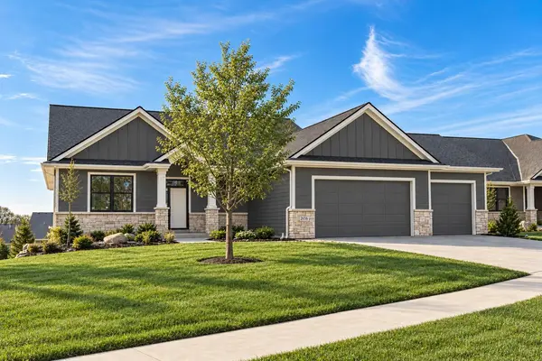 2688 Bentley DR SW, Rochester, MN 55902