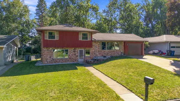 1531 15th ST NW, New Brighton, MN 55112