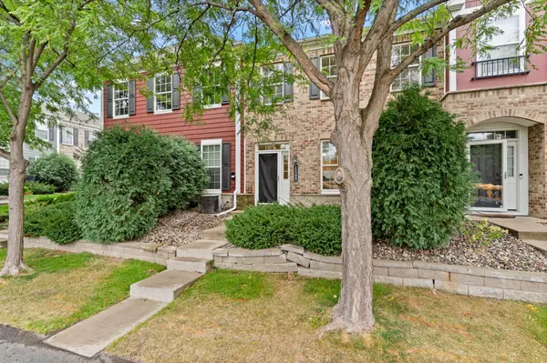 15399 Foliage AVE #1204, Apple Valley, MN 55124