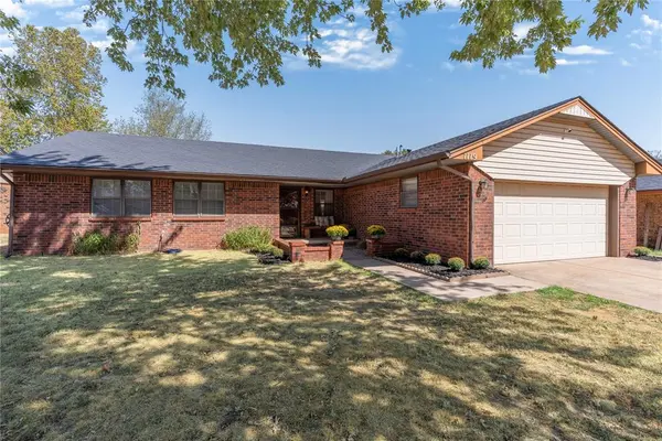 1119 W Johnathan WAY, Mustang, OK 73064