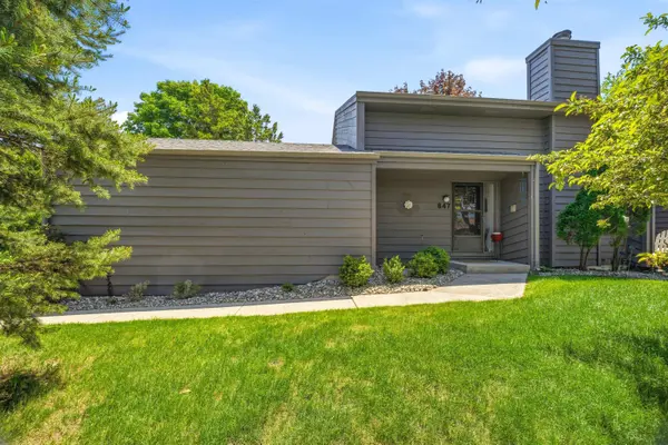 847 E WINDFIELD PL, Appleton, WI 54911