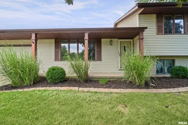 505 GEORGIA Pkwy, Washington, IL 61571
