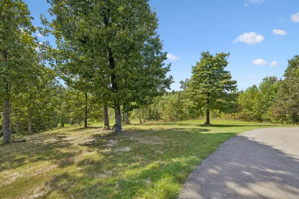 300 Rockport Landing, Holladay, TN 38341