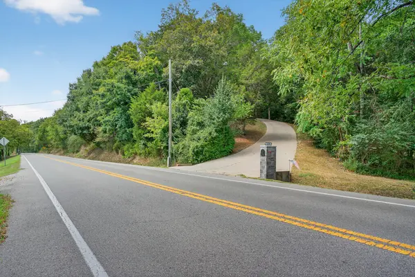 3390 Tyree Springs Rd, Hendersonville, TN 37075