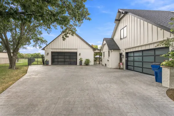 2448 N GREENLEAF CT, Wichita, KS 67206