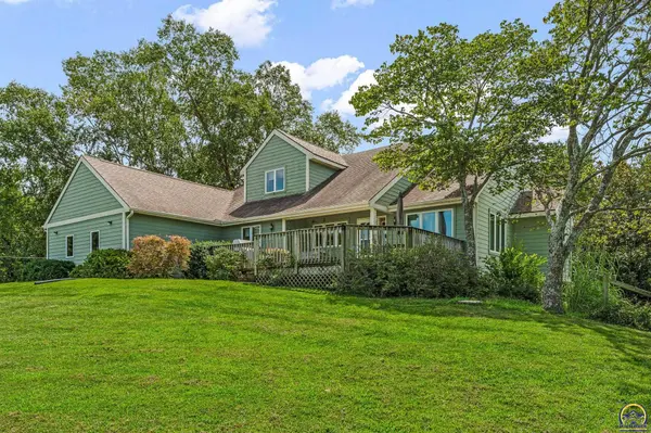 995 E 1549 RD, Lawrence, KS 66046