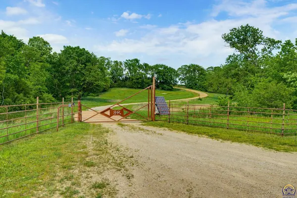 374 N 750 Rd #& 2 Parcels N 750 Rd, Overbrook, KS 66524