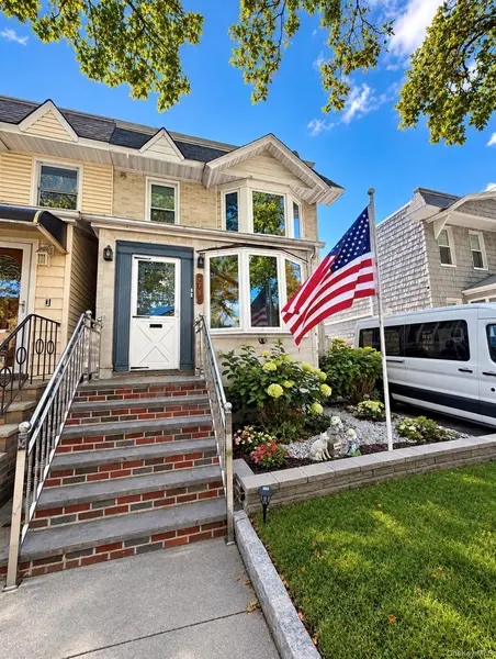 7752 76th ST, Ridgewood, NY 11385