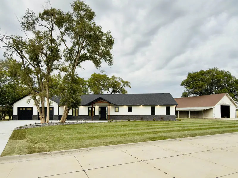 115 E 20th, Beloit, KS 67420