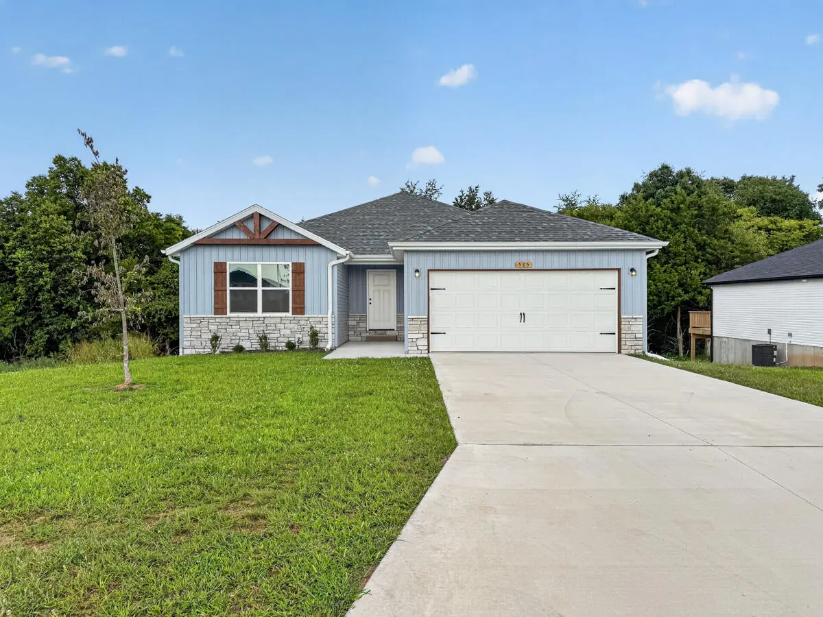 585 Bailiwick DR, Rogersville, MO 65742