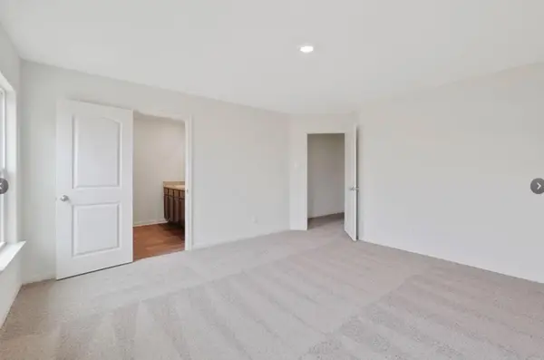301 Crescent Park DR, Jarrell, TX 76537