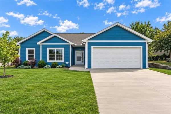216 Meadowbrook LN, Wellsville, KS 66092