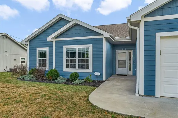 216 Meadowbrook LN, Wellsville, KS 66092