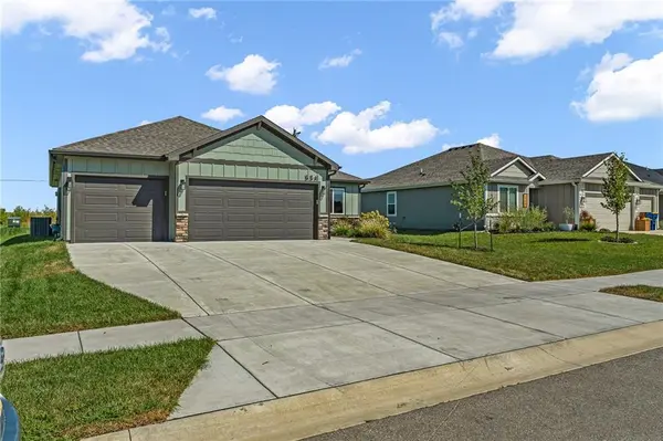 338 W 25th ST, Eudora, KS 66025