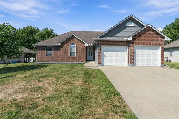 981 Owl Creek Pkwy, Odessa, MO 64076