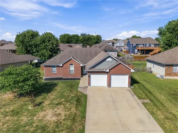 981 Owl Creek Pkwy, Odessa, MO 64076
