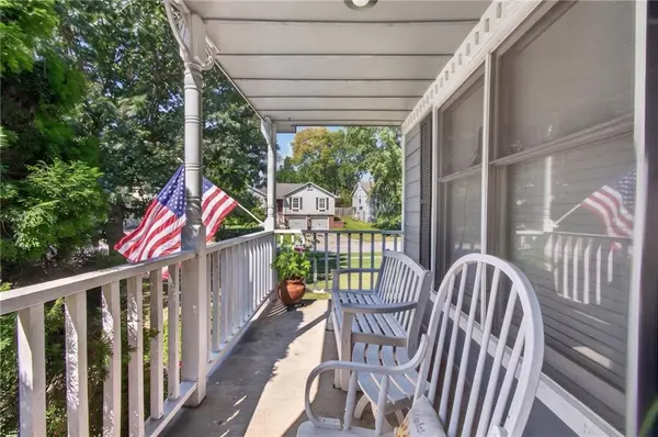 101 SW Drew LN, Lee's Summit, MO 64081
