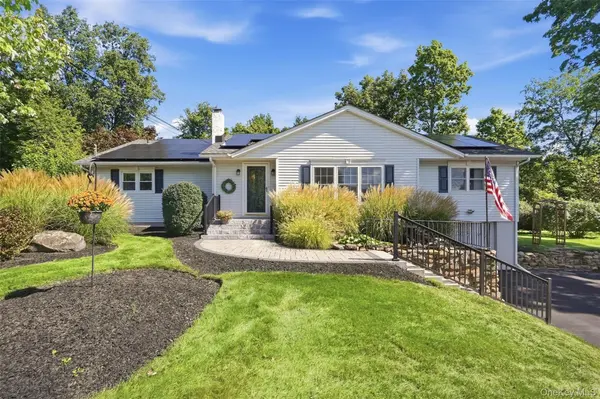 83 Harth DR, New Windsor, NY 12553