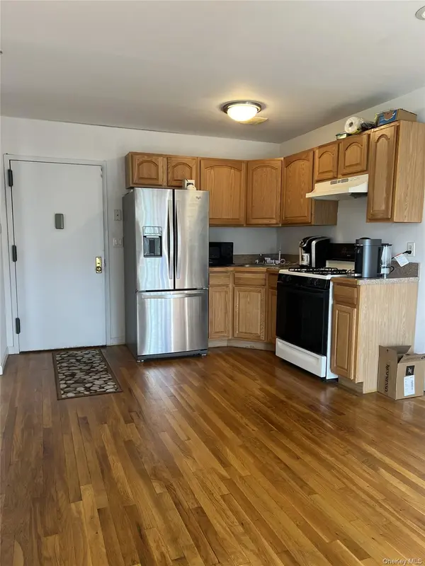 4325 215 ST #2F, Bayside, NY 11361