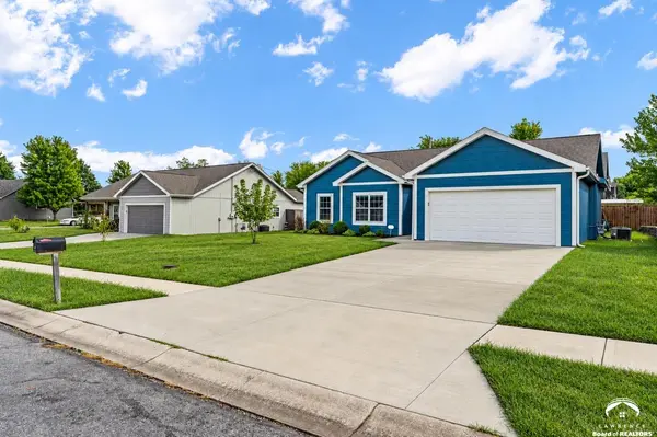 216 Meadowbrook LN, Wellsville, KS 66092