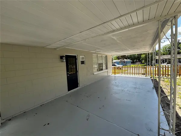 1610 CREST AVE, Leesburg, FL 34748