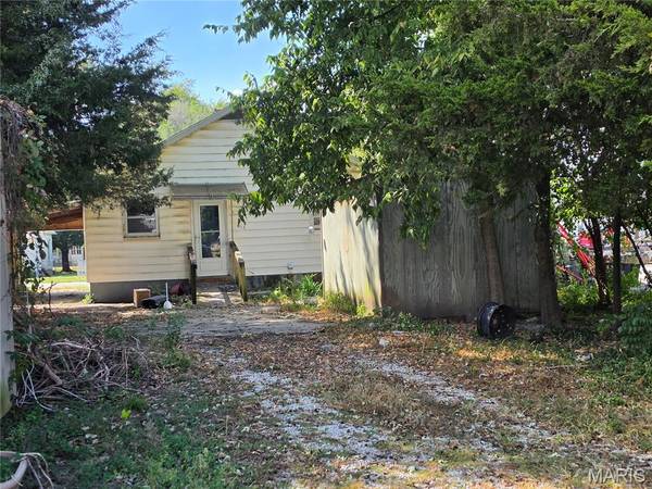 617 Park ST, Hillsboro, IL 62049