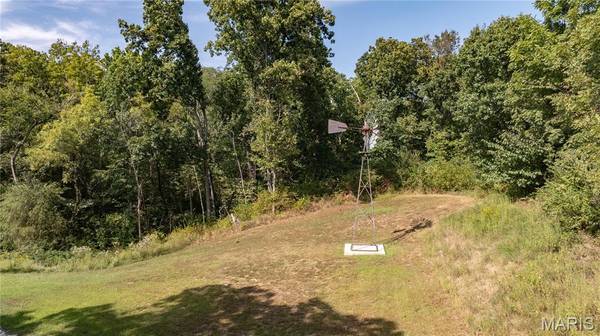 1468 F S RD, Medora, IL 62063