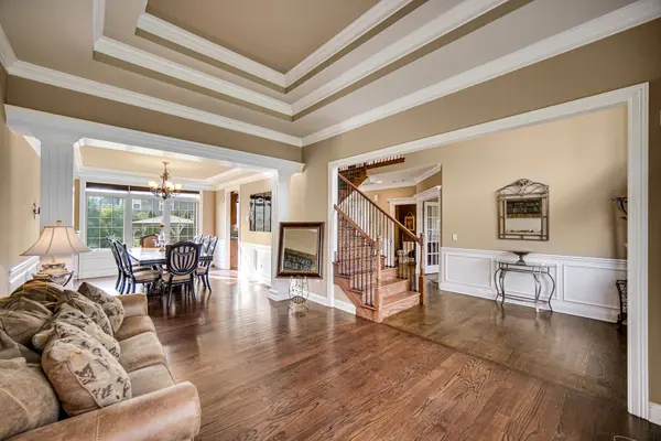 4551 Sassafras LN, Naperville, IL 60564